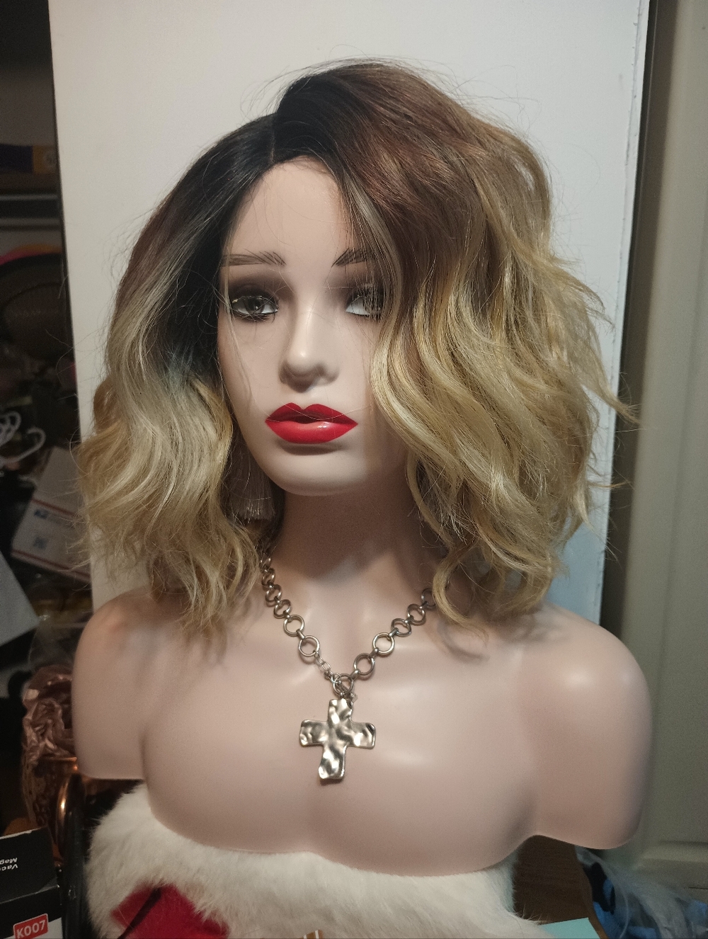 Luxe Ombre Wavy Bob Wig - Blonde
